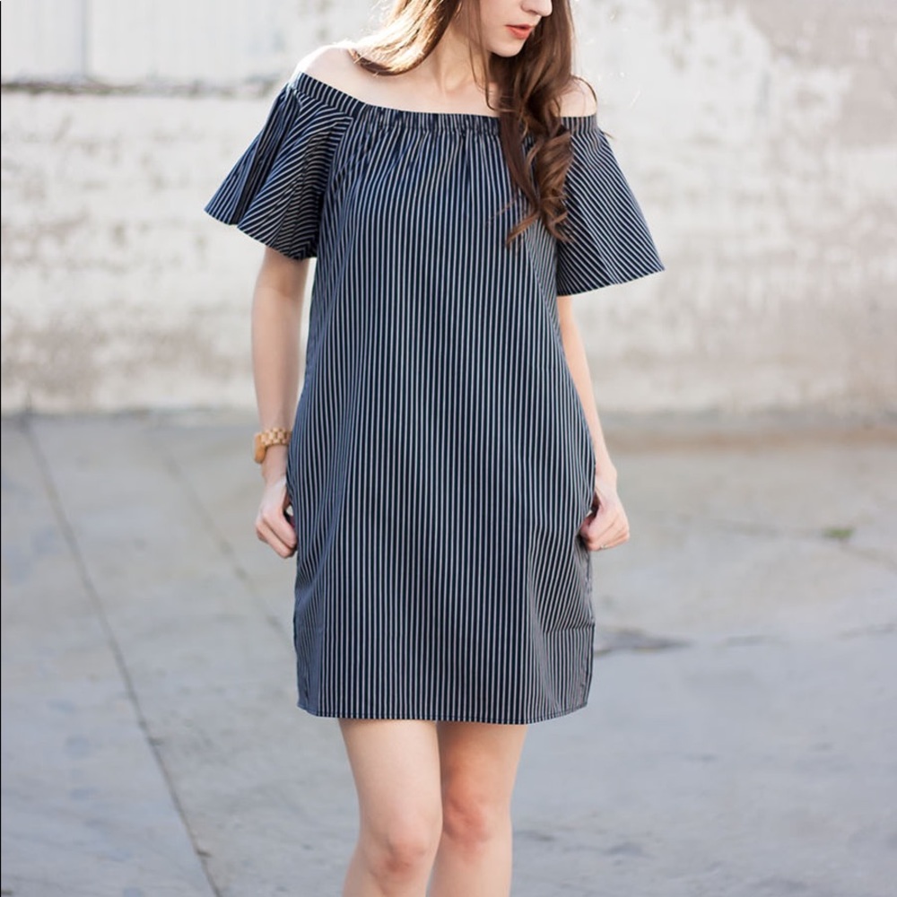 NWOT OFF THE SHOULDER NAVY AND WHITE VERTICAL STRIPE DRESS